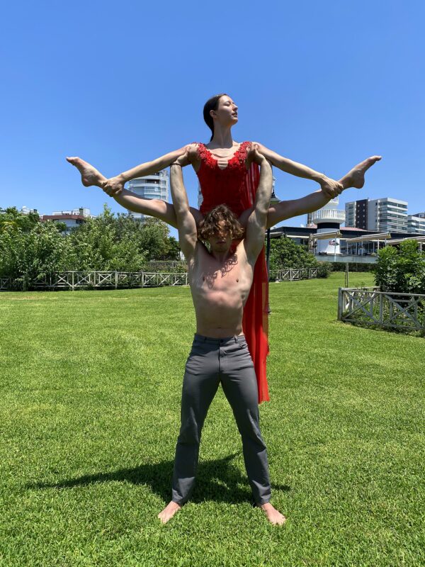 034 Acrobatic Duo Anna & Alex - Image 4