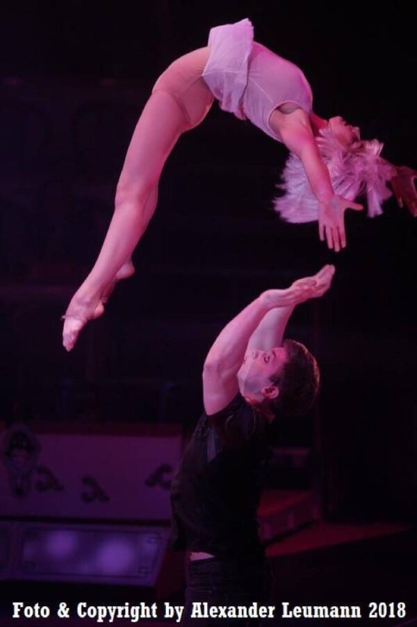082 Duo Kiss - Image 2