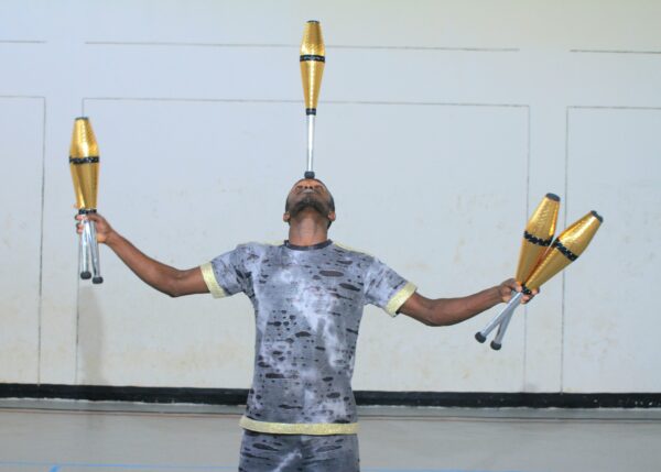 092 The circus man - Image 4