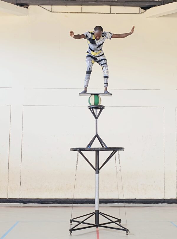 092 The circus man - Image 10